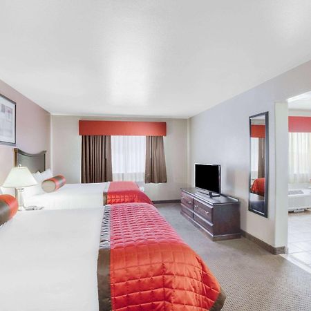 Hotel Baymont By Wyndham Wheeler Exteriér fotografie